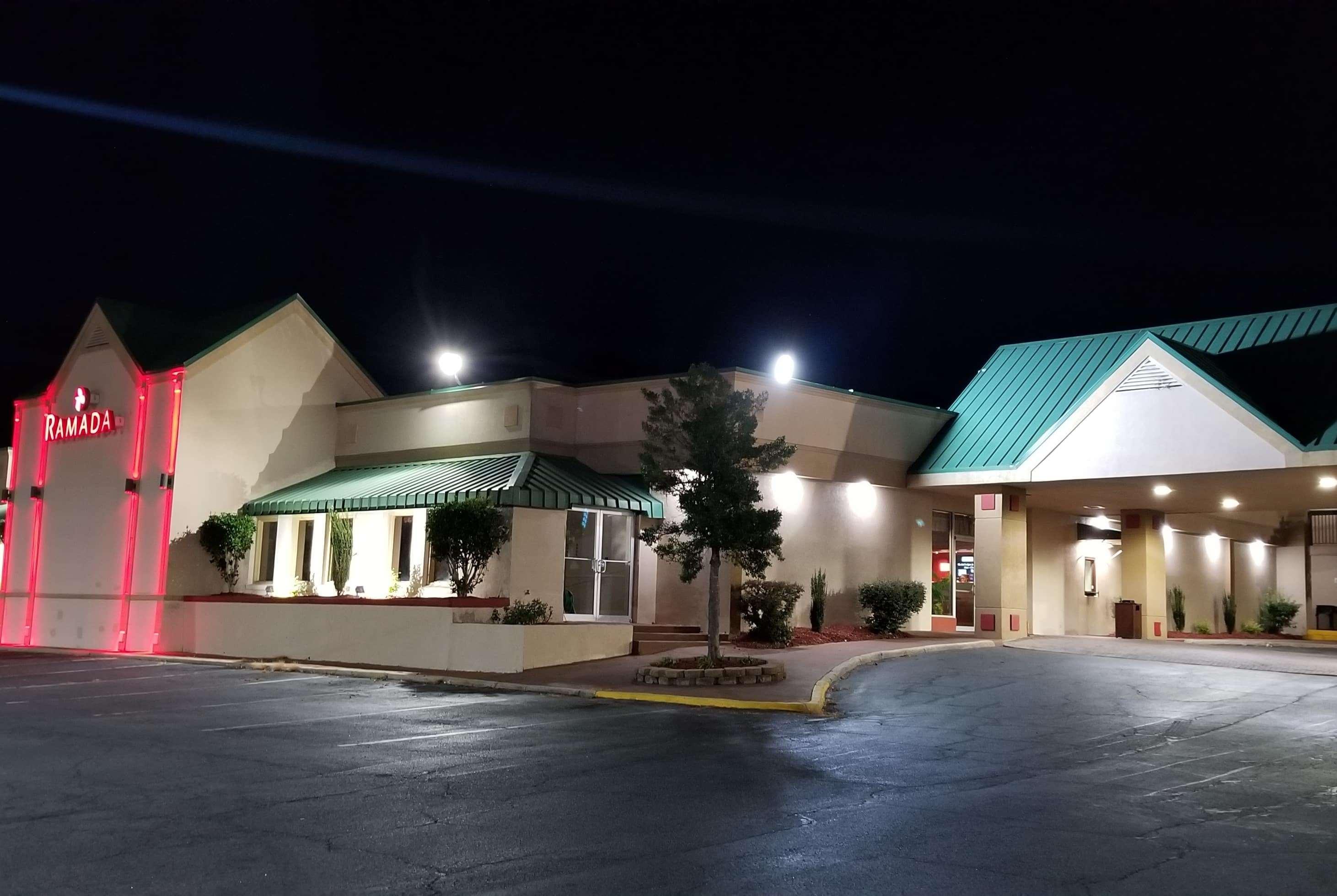 Ramada By Wyndham & Suites Warner Robins Eksteriør bilde