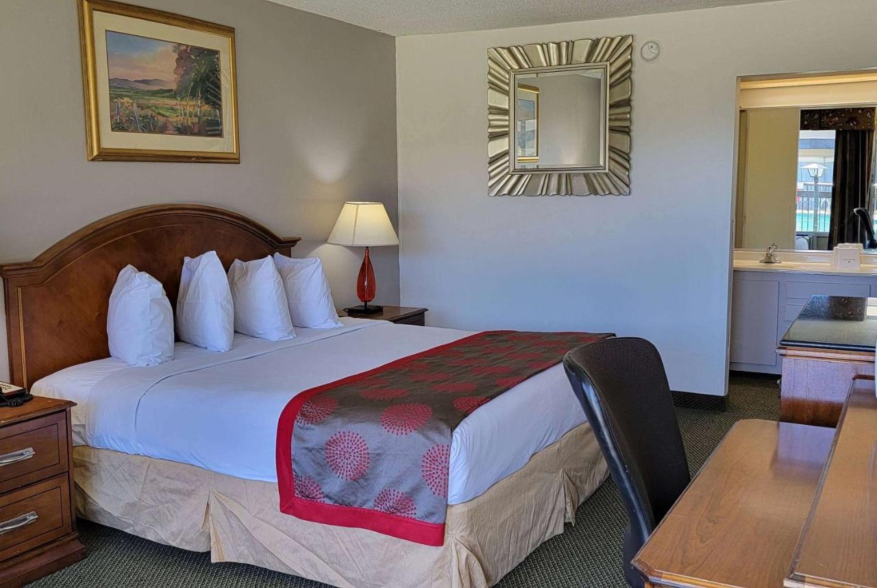 Ramada By Wyndham & Suites Warner Robins Eksteriør bilde