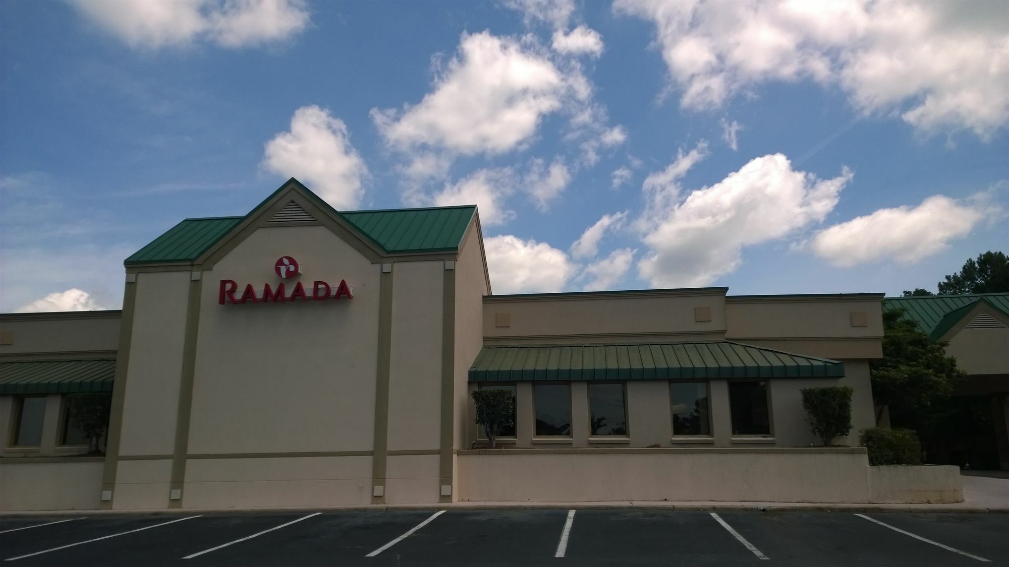 Ramada By Wyndham & Suites Warner Robins Eksteriør bilde
